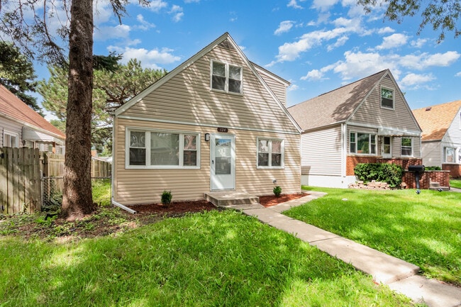 Photo - 124 46th Ave