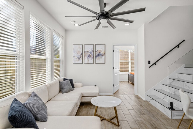 Photo - 3518 Dennis St Unidad SI ID1387517P