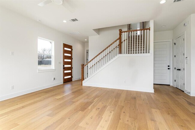 Photo - 304 East Dr Unit 304