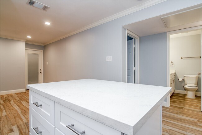 Photo - 12633 Memorial Dr Unidad 243