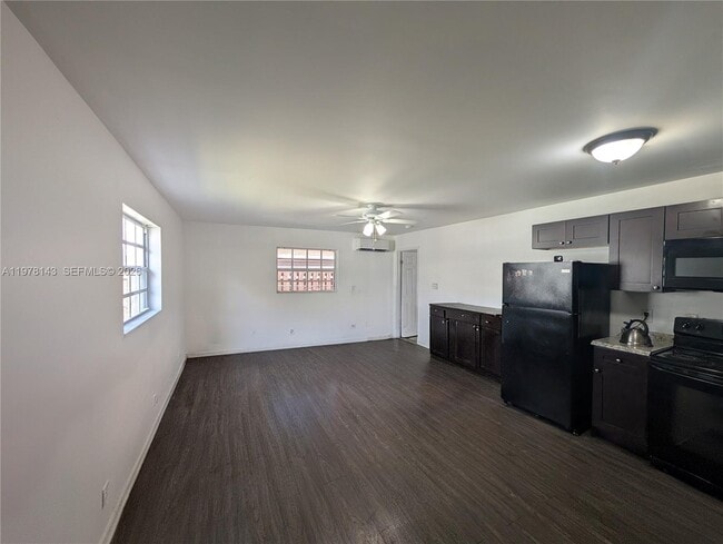 Photo - 232 SW 23rd St Unit 1-3