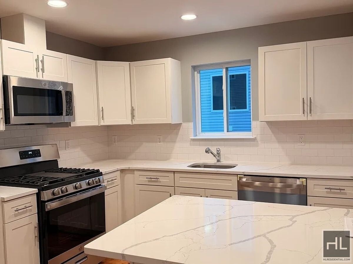 Photo - 31 Cunard Ave Unit 1