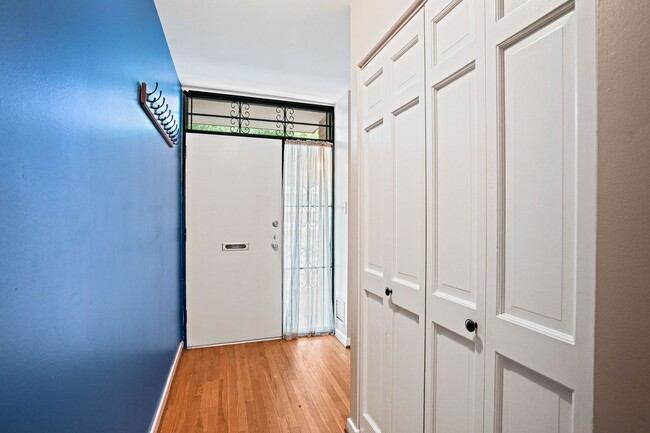 Photo - 1285 Delaware Ave SW