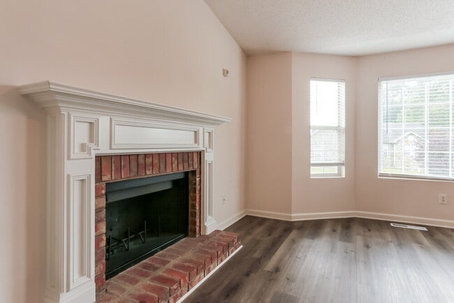 Photo - 5987 Graywood Cir SE