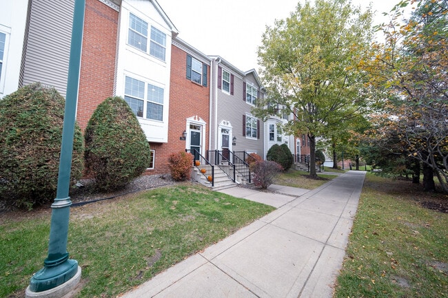 Photo - 706 Village Pkwy