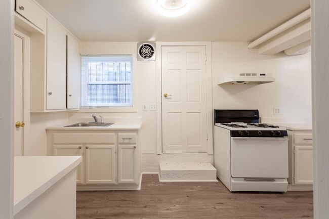 Photo - UC Berkeley Duplex Unit 2311 Lower