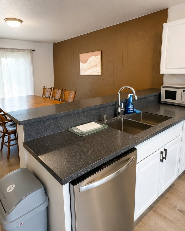 Photo - 4011 E Turnagain Blvd