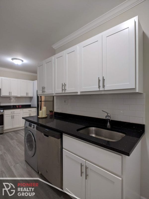 Photo - 837 W Cornelia Ave Unit 1N
