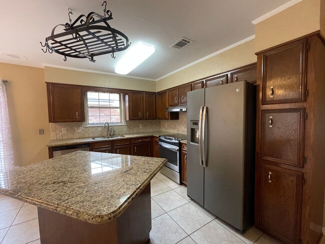 Photo - Stockwell Area! A Must See Today!