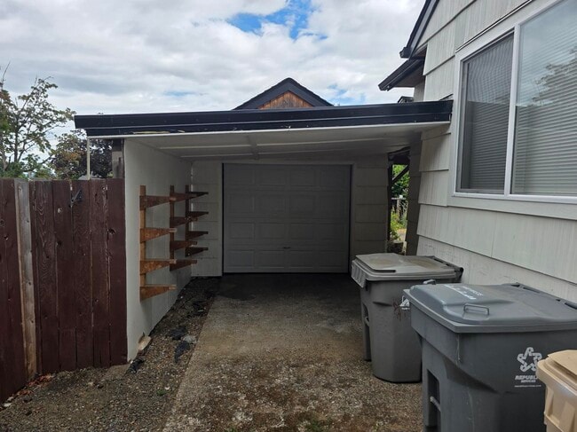 Photo - 1340 SW Hayter St