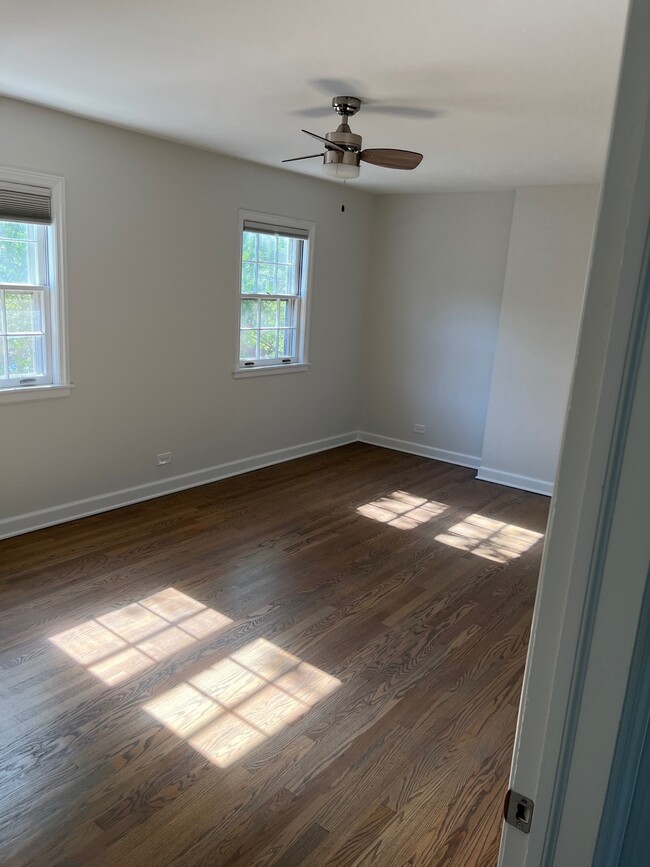 Photo - 553 Winnetka Ave