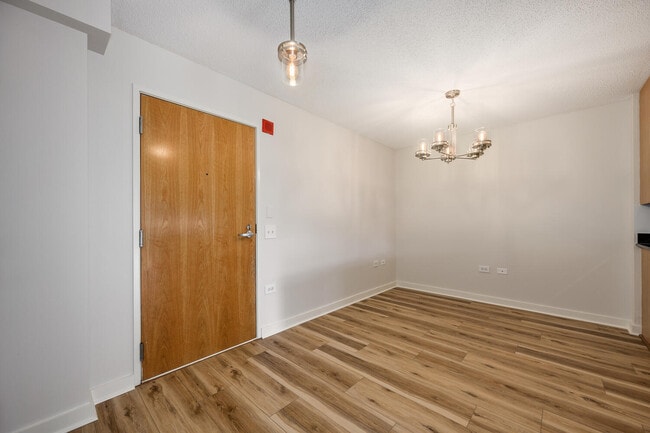 Photo - 9655 Woods Dr Unit 507