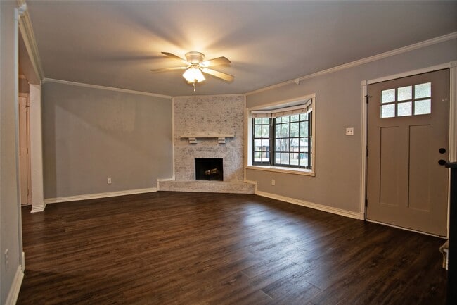 Photo - 2410 Valley Dr