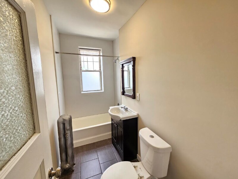 Photo - 388 Bloomfield Ave Unidad 305A