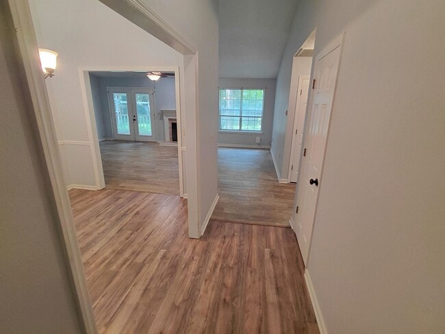 Photo - 1667 Folkstone Rd