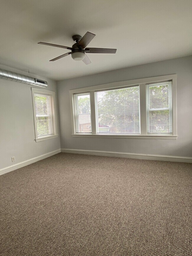 Photo - 5043 W Argyle St Unit 1