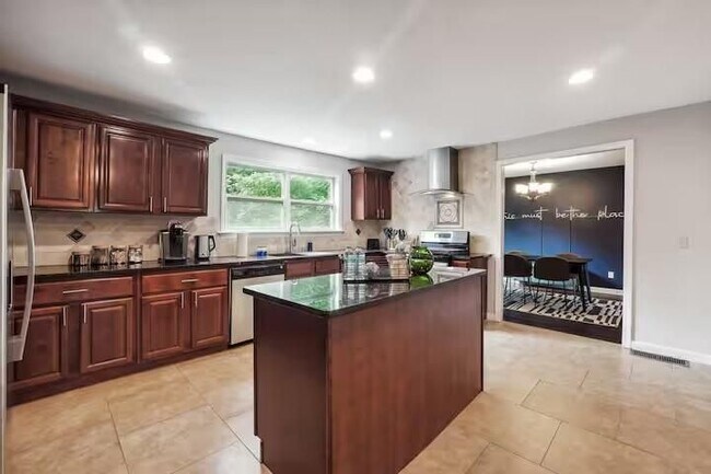 Photo - 230 Chaffin Ridge Trce