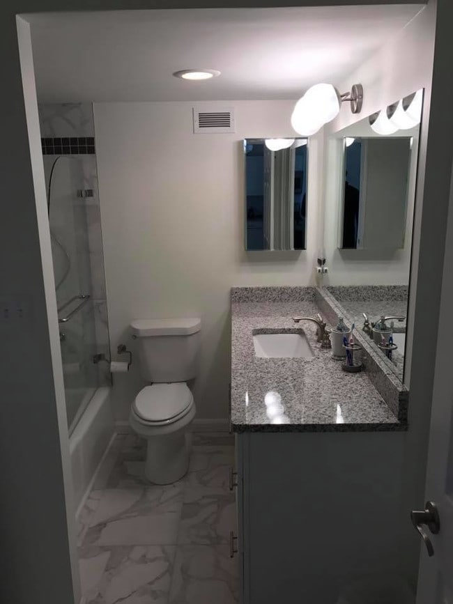 Bathroom - 620 Peachtree St NE Unit 1402