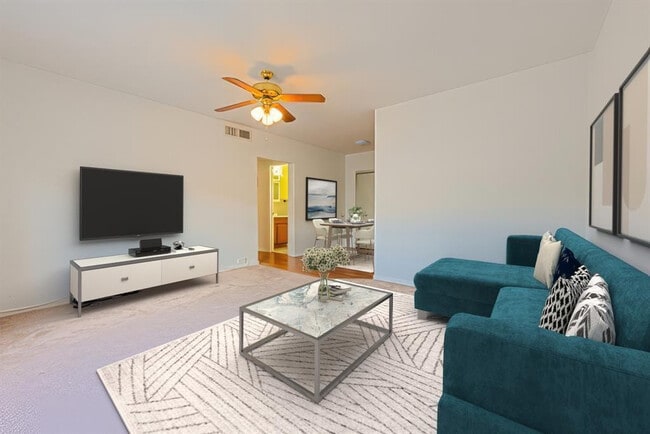 Building Photo - 2161 NE 68th St Unit 312