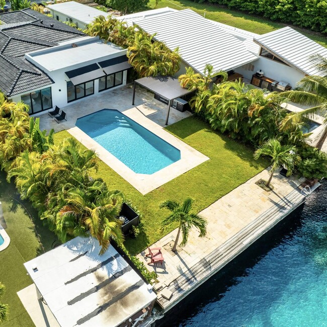 Photo - 7610 Bayside Ln