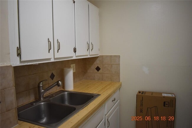 Photo - 4272 NW 89th Ave Unidad 203 Rental