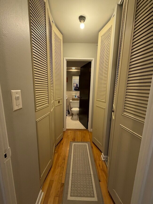 Photo - 541 W Oakdale Ave