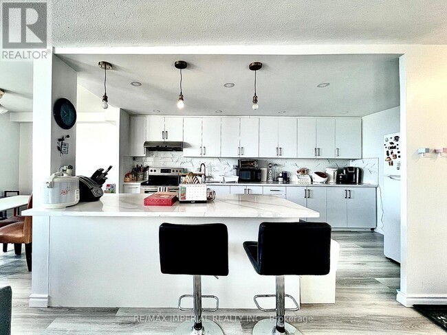 270 Palmdale Dr Unit 1807