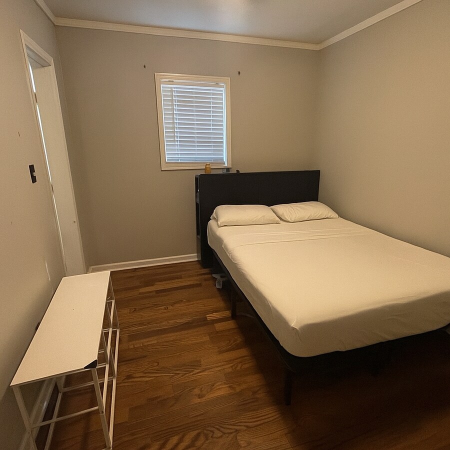 Room for rent - 1142 Princess Ave SW