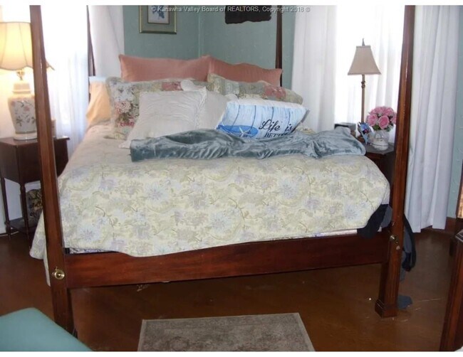 Photo - 6528 Maccorkle Ave SE