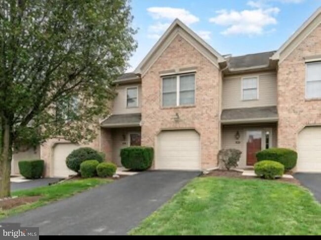 Photo - 471 Stonehedge Ln Townhome