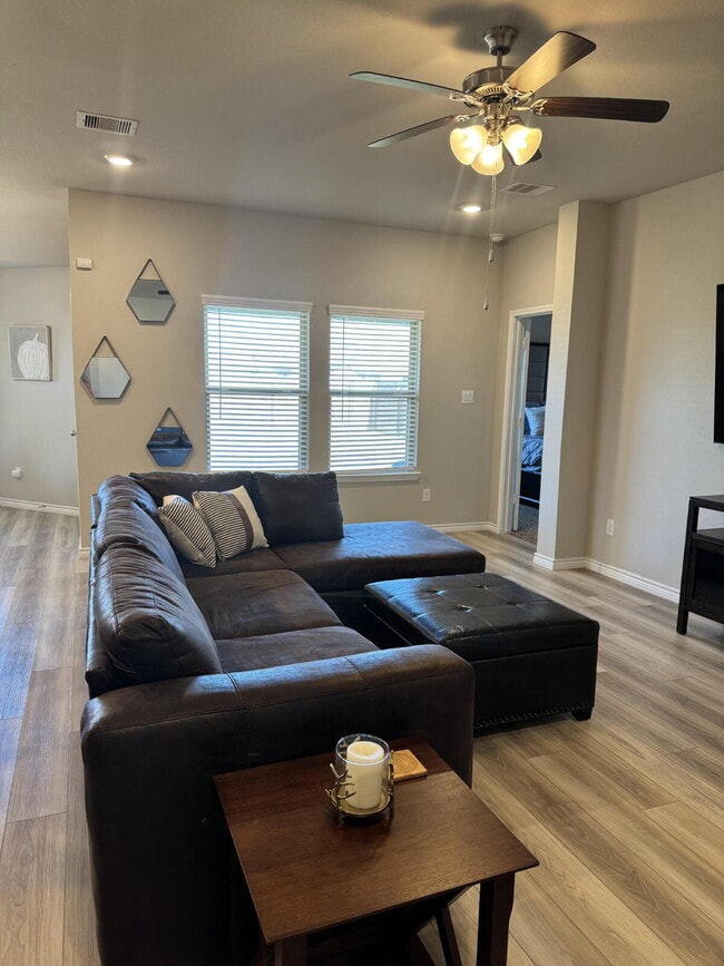 Photo - "Charming 3-Bed, 2-Bath Home in Bryan, TX!"