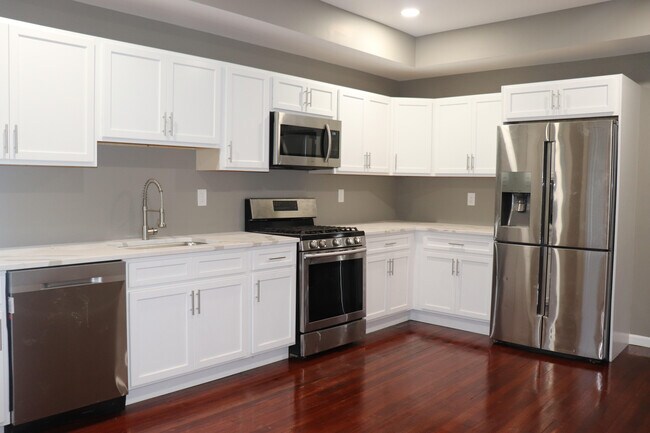 Kitchen - 620 Hawley Ave House Unit 2