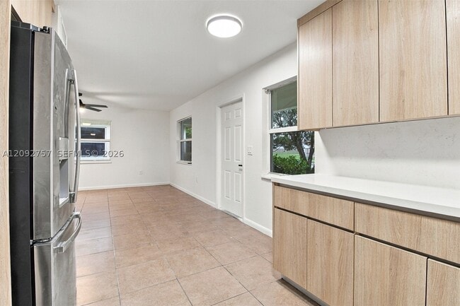 209 NE 35th St