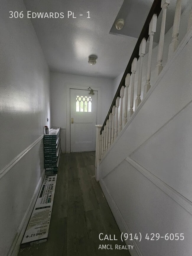 Building Photo - 306 Edwards Pl Unit 1 Rental