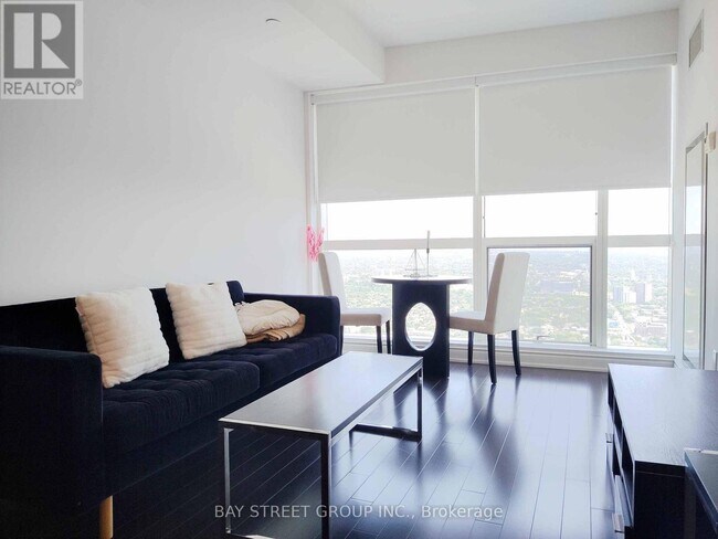 Photo - 388 Yonge St Unité 6704