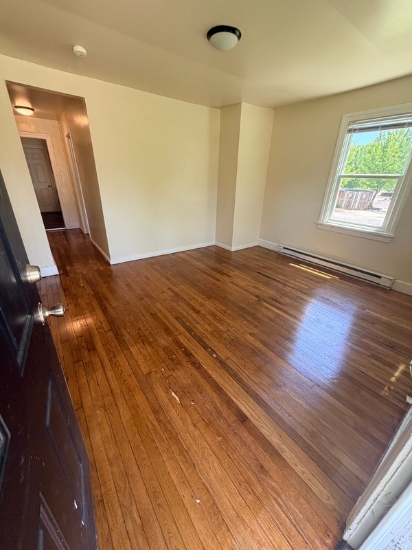 Photo - 306 St Claire Ln