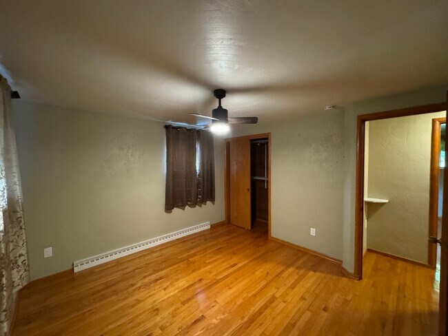 Photo - Available NOW! 3/4 Bed 2 FULL BathHOME