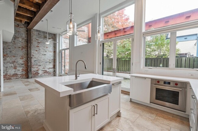 Photo - 313 Fulton St