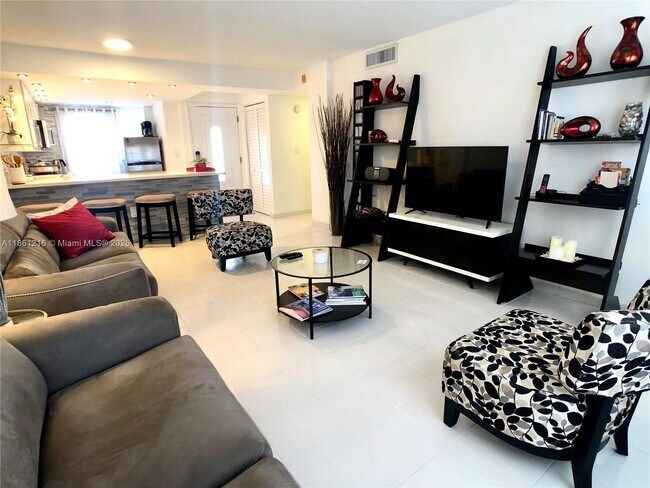Photo - 1575 Euclid Ave Unidad 503