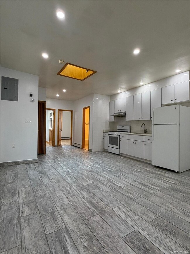 Building Photo - 42-16 Bell Blvd Unit 2