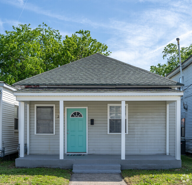 Building Photo - 23 E Howard St Rental