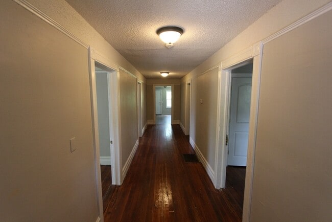 Photo - 442 Hall St