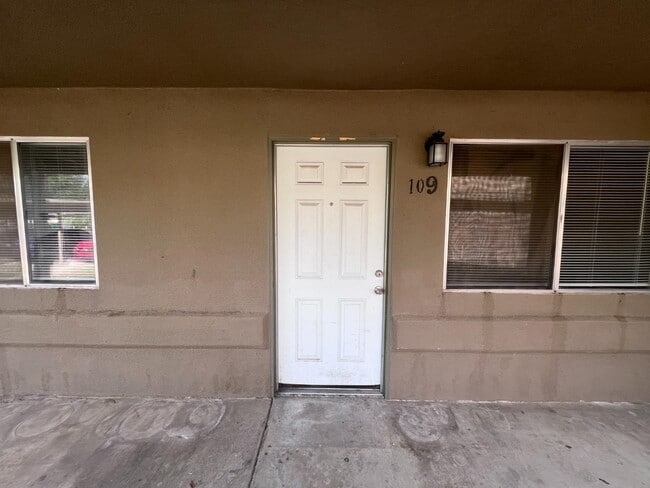 Photo - 1262 N Marks Ave