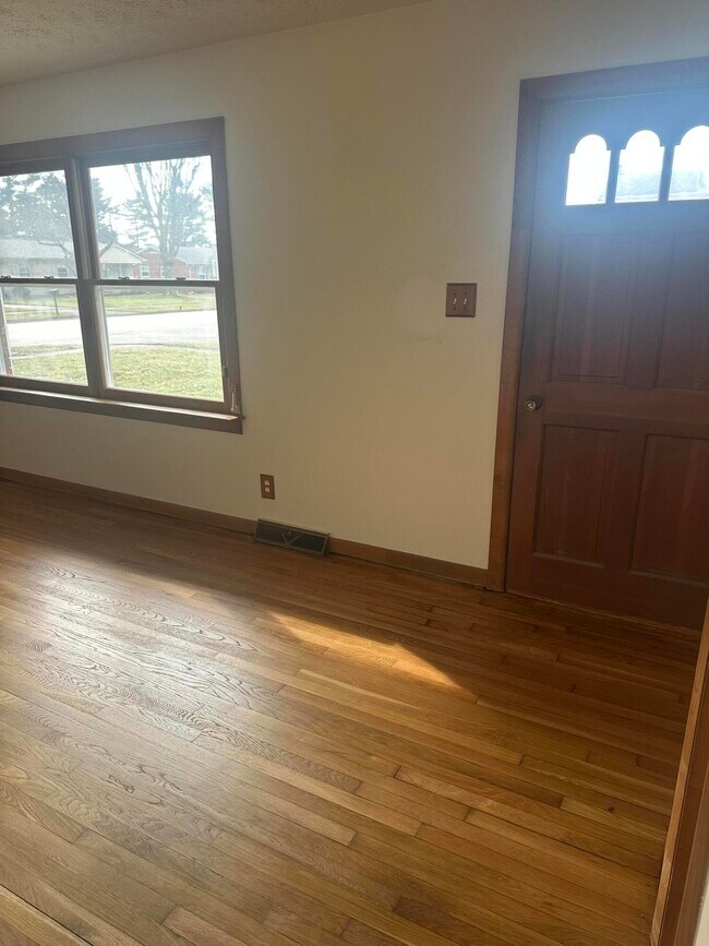 Photo - 603 Worcester Rd