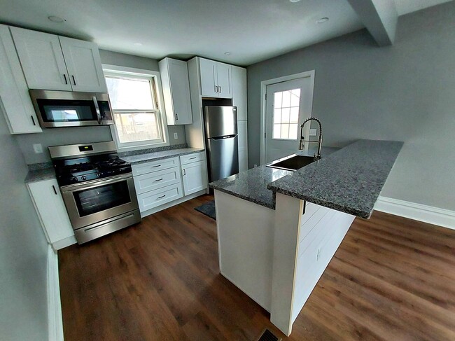 Kitchen - 383 Hawthorne St Casa