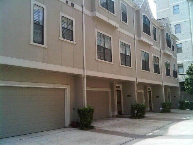Building Photo - 2210 Mid Ln Unit 114 Rental