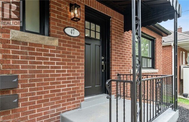 Photo - 47 MacDonald Ave