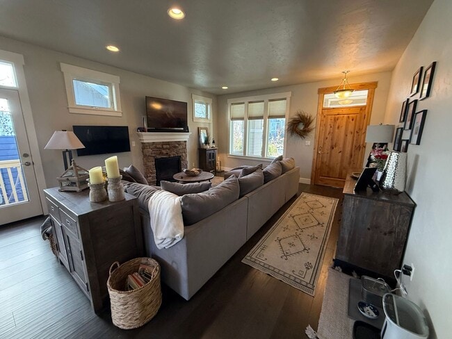 Photo - Beautiful 3 Bed/2.5 Bath Home in SE Bend - Ruby Peak Lane