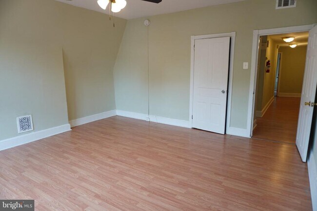 Photo - 444 W Bringhurst St