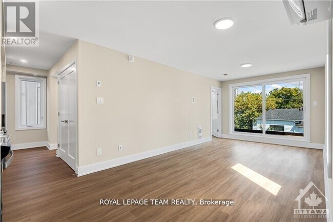 Photo - 366 Winona Ave